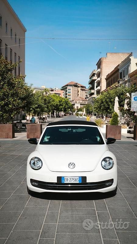 Usata VW Beetle Cabriolet R-line 105 CV (77 kW) 2013 Bianco Cabrio