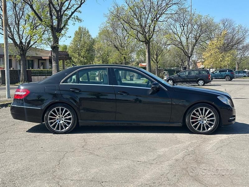 Usata Mercedes E350 Elegance 231 CV (169 kW) 2011 Nero Berlina