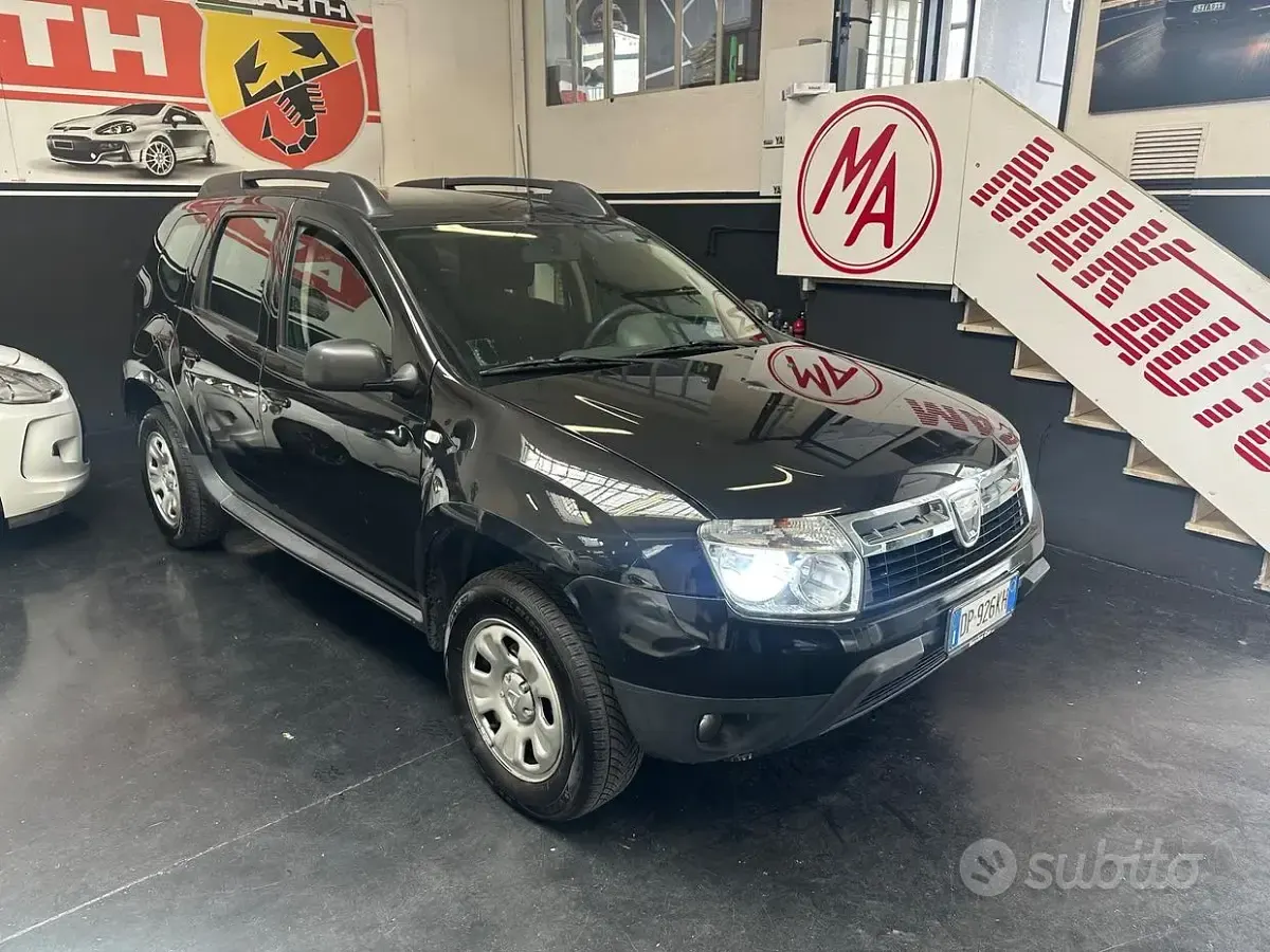 Usata Dacia Duster Lauréate 105 CV (77 kW) 2010 Nero SUV
