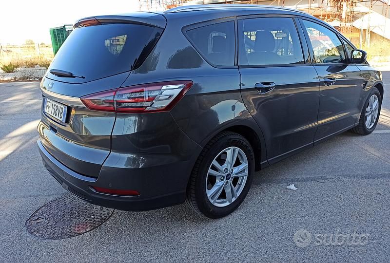 Usata Ford S-MAX 145 CV (106 kW) 2016 Grigio Monovolume