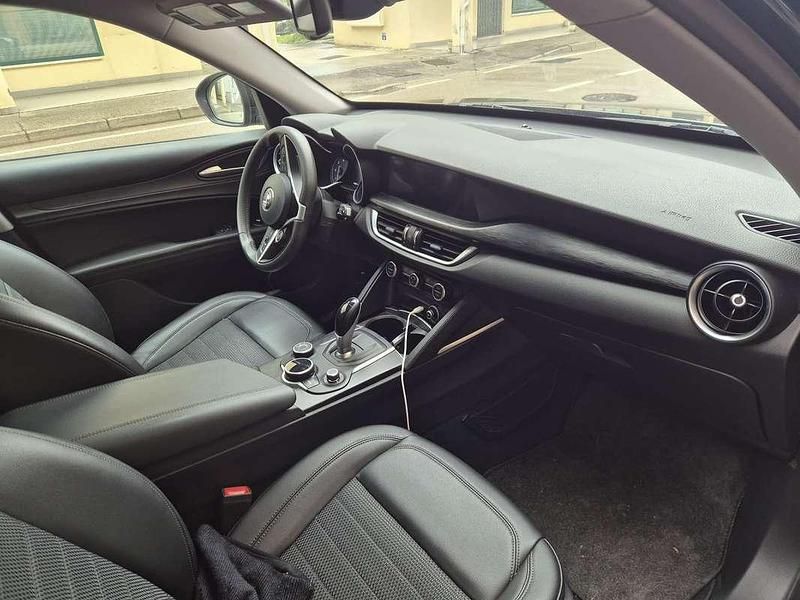 Usata Alfa Romeo Stelvio Executive 209 CV (153 kW) 2018 Nero SUV
