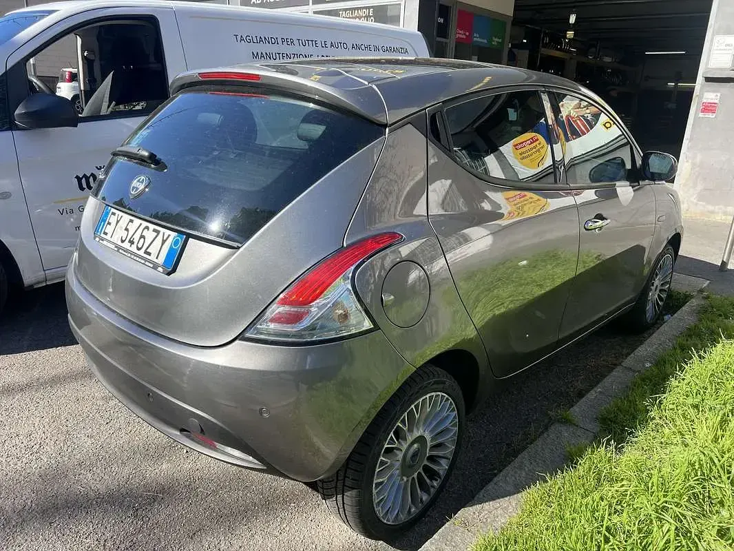 Usata Lancia Ypsilon S 86 CV (63 kW) 2015 Utilitaria