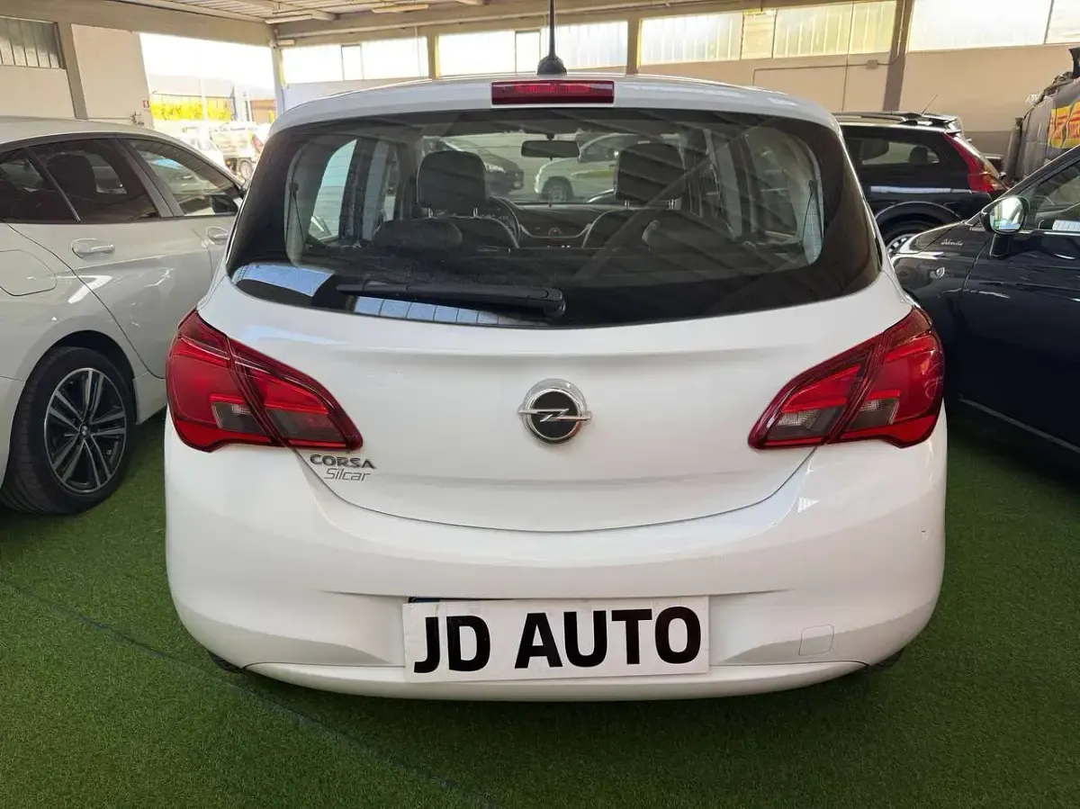 Usata Opel Corsa Cosmo 90 CV (66 kW) 2016 Polar white Utilitaria