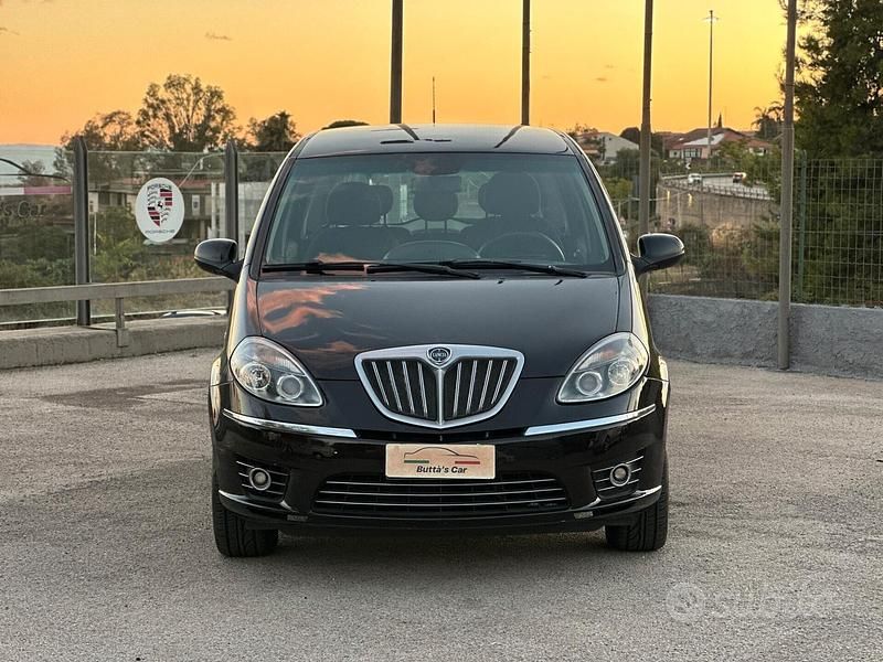 Usata Lancia Musa Gold 95 CV (69 kW) 2012 Nero Monovolume