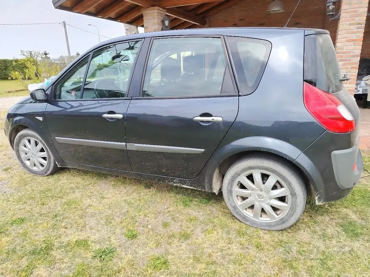 Usata Renault Scénic 105 CV (77 kW) 2002 Grigio Monovolume