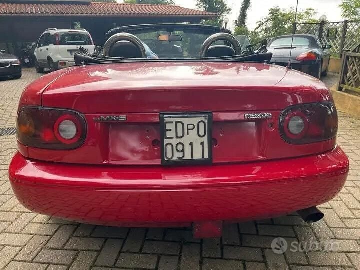 Usata Mazda MX5 116 CV (85 kW) 1993 Rosso Cabrio