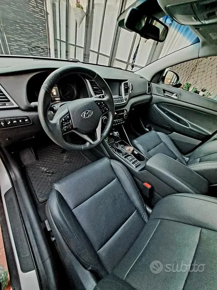 Usata Hyundai Tucson 185 CV (136 kW) 2016 Grigio SUV