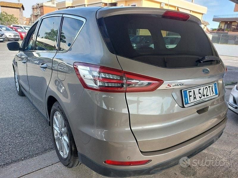 Usata Ford S-MAX Titanium 150 CV (110 kW) 2015 Grigio Monovolume