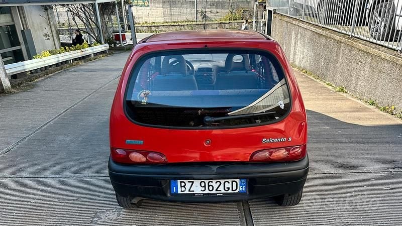 Usata Fiat Seicento 54 CV (39 kW) 2002 Rosso Utilitaria