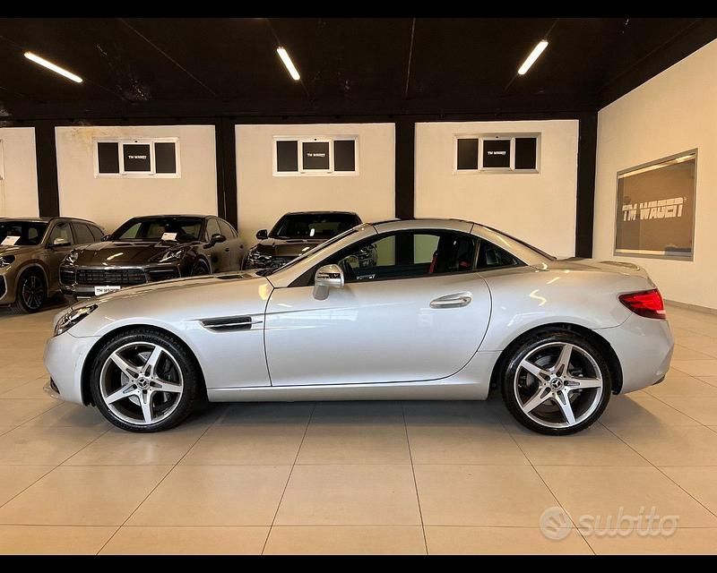 Usata Mercedes SLC180 AMG line 156 CV (114 kW) 2017 Grigio Cabrio