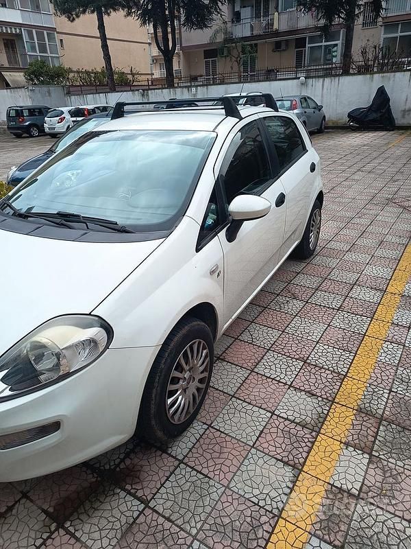 Usata Fiat Punto 77 CV (56 kW) 2014 Bianco Utilitaria