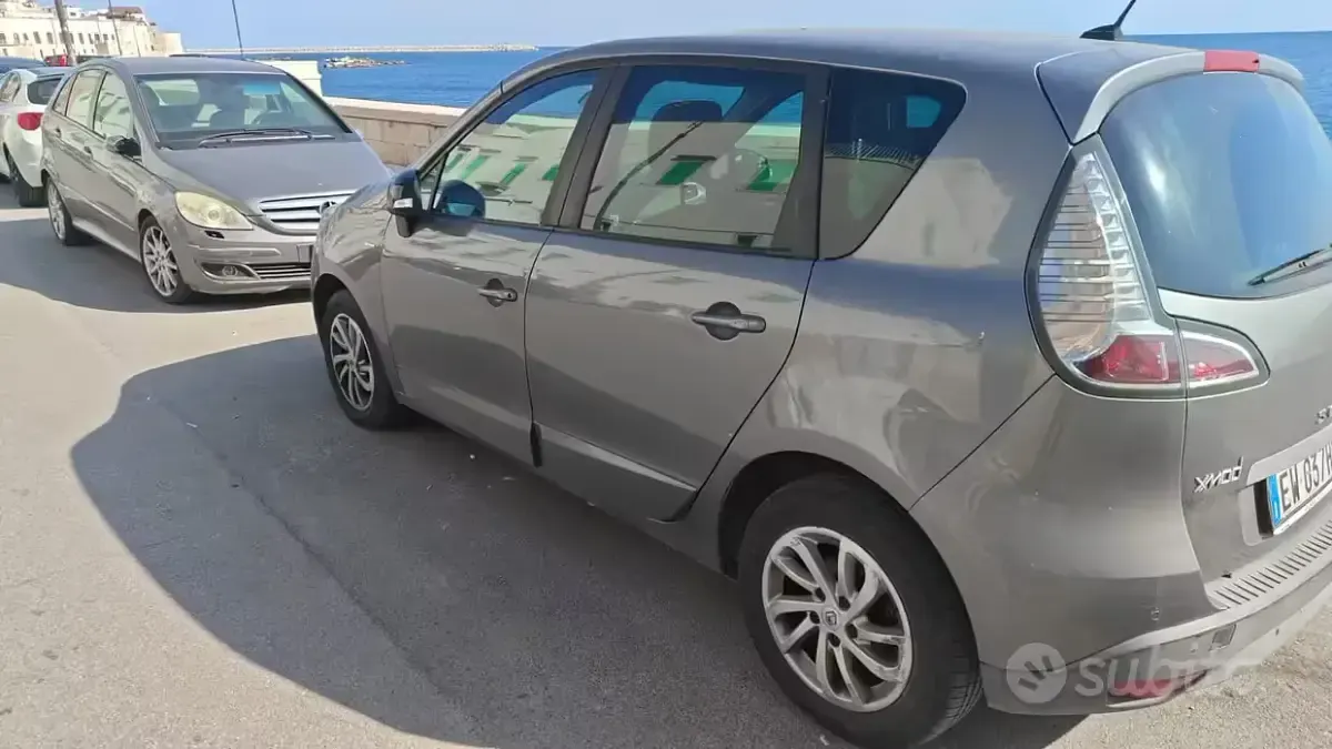 Usata Renault Scénic XMOD 110 CV (80 kW) 2014 Monovolume