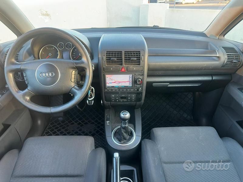 Usata Audi A2 75 CV (55 kW) 2002 Grigio Utilitaria