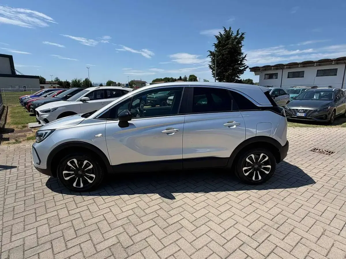 Usata Opel Crossland Elegance 110 CV (80 kW) 2022 Grigio SUV