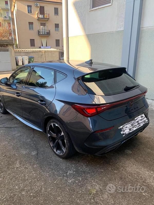 Usata Cupra Leon 150 CV (110 kW) 2024 Grigio Berlina