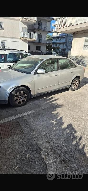 Usata Audi A4 2001 Grigio Berlina