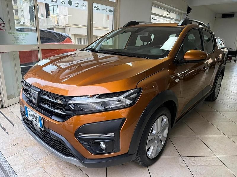 Usata Dacia Sandero Comfort 101 CV (74 kW) 2021 Marrone Berlina
