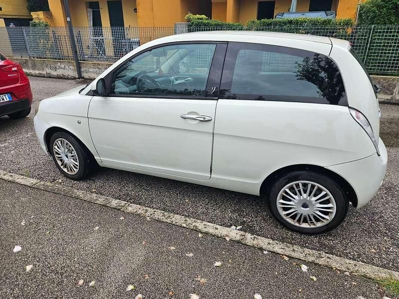 Usata Lancia Ypsilon 75 CV (55 kW) 2010 Utilitaria