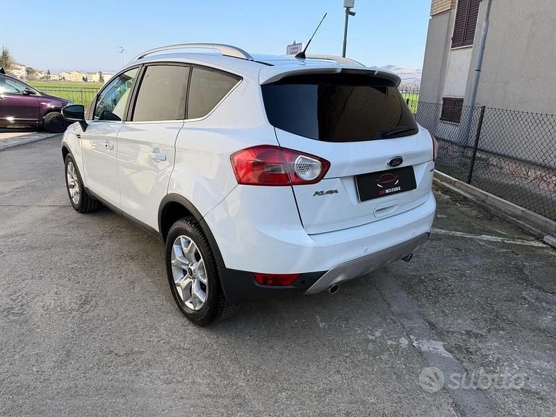 Usata Ford Kuga Titanium 140 CV (102 kW) 2012 Bianco SUV