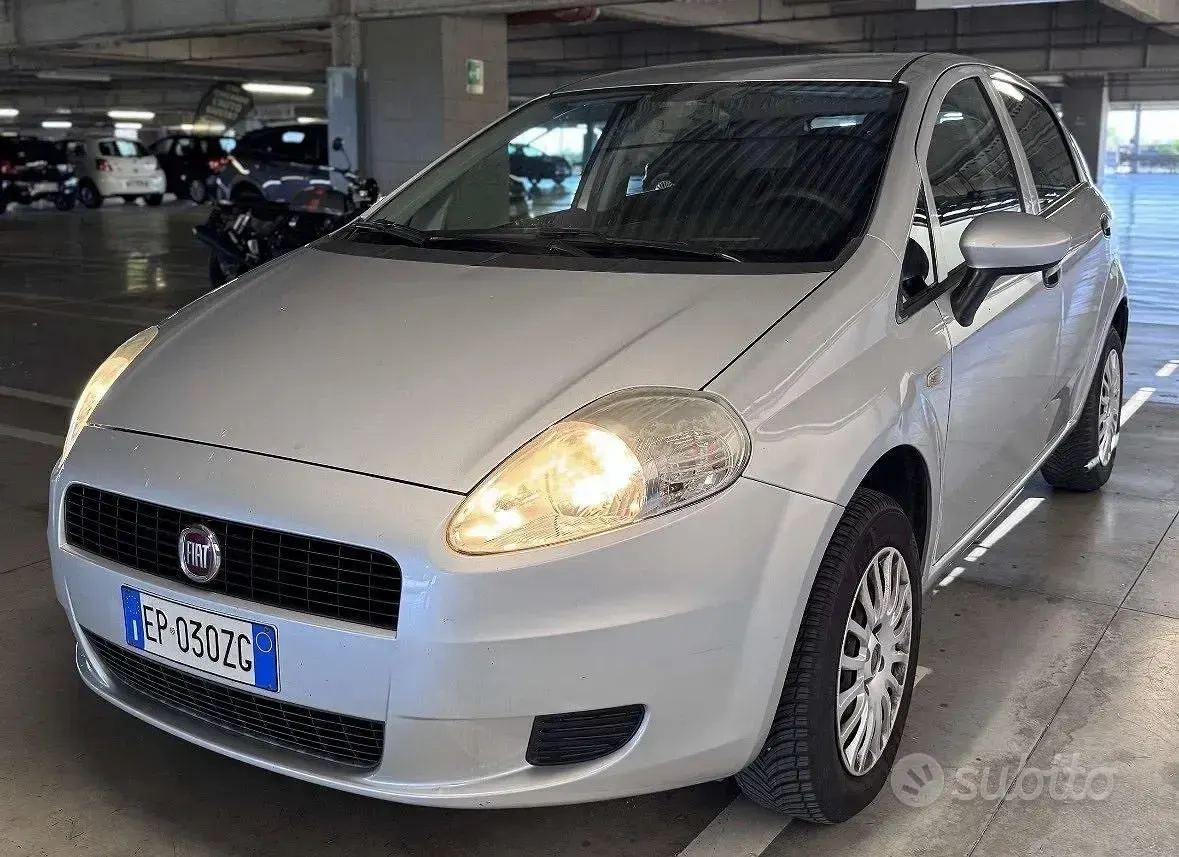 Usata Fiat Grande Punto 69 CV (50 kW) 2013 Utilitaria