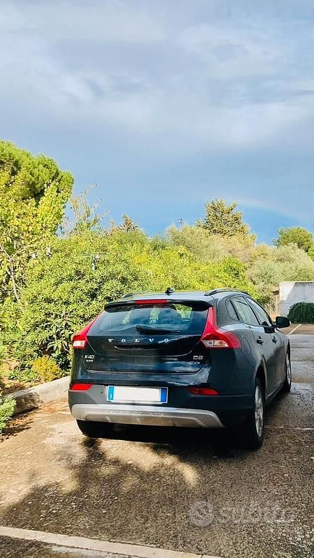 Usata Volvo V40 CC Momentum 115 CV (84 kW) 2015 Nero Station wagon