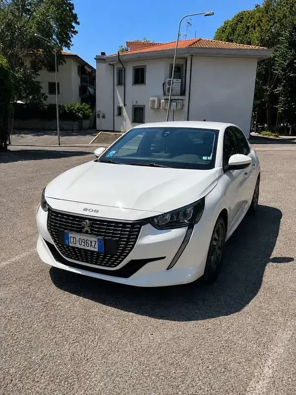 Usata Peugeot 208 Active 75 CV (55 kW) 2021 Utilitaria