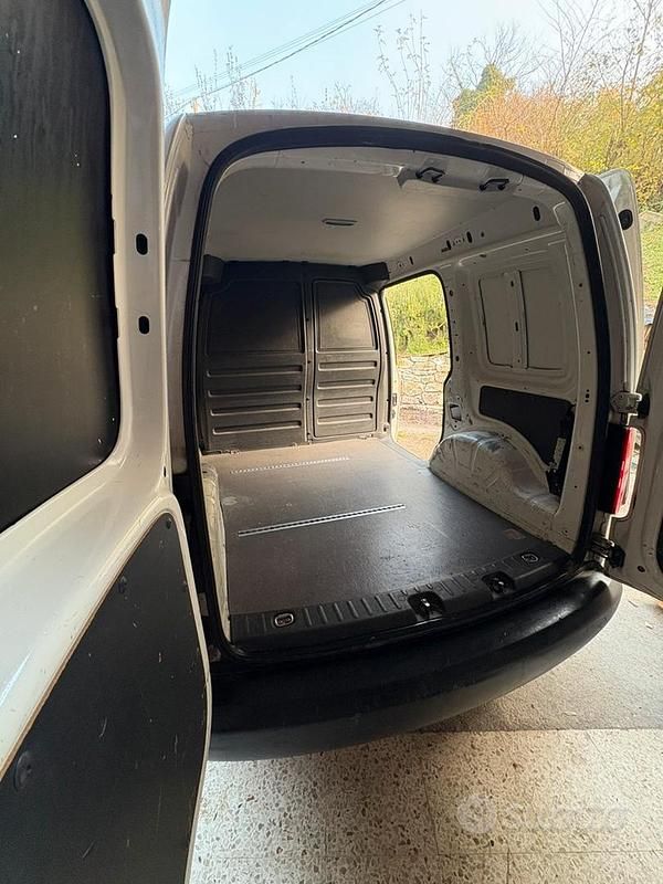Bianco Usata 2014 VW Caddy Monovolume | 8000 € - Immagine 1/4