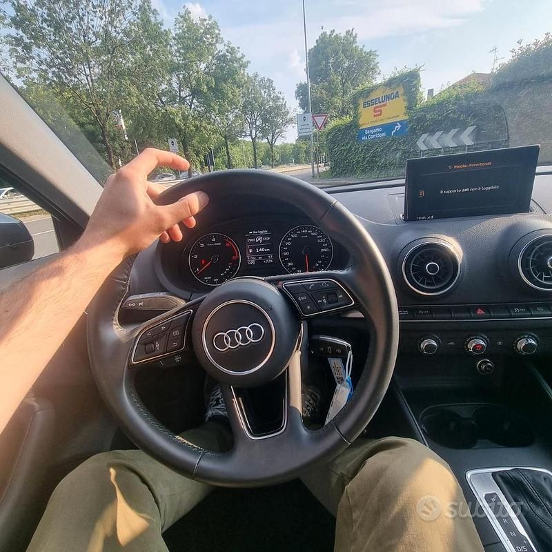 Usata Audi A3 Business 116 CV (85 kW) 2018 Blu/azzurro Berlina