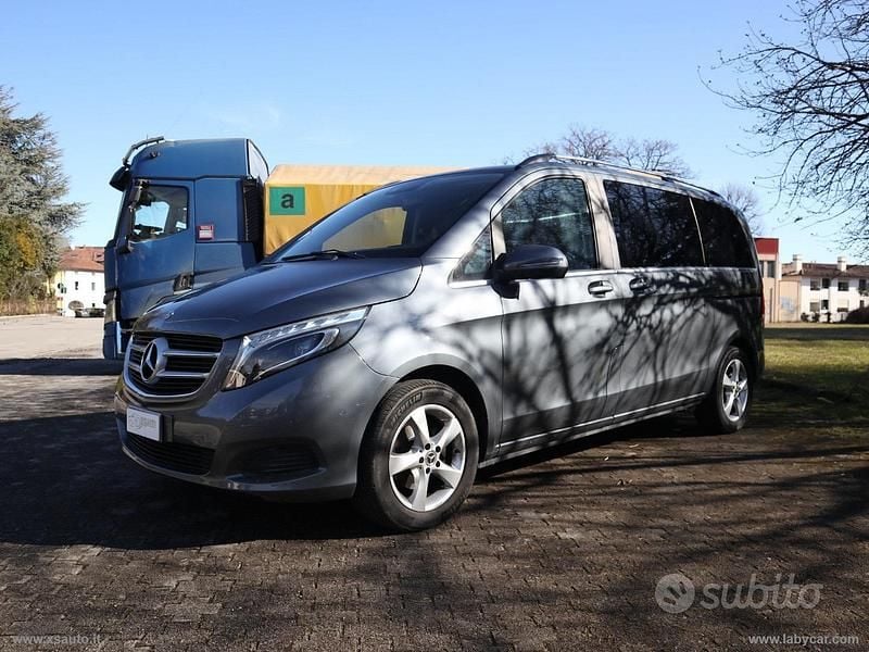 Usata Mercedes V220 Business 163 CV (119 kW) 2018 Nero Monovolume
