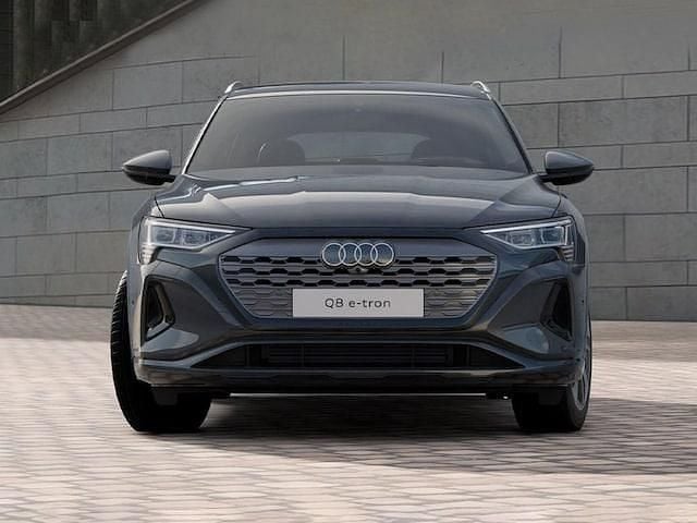Usata Audi Q8 e-tron Advanced Plus 250 kW (340 CV) 2024 Grigio magnete SUV