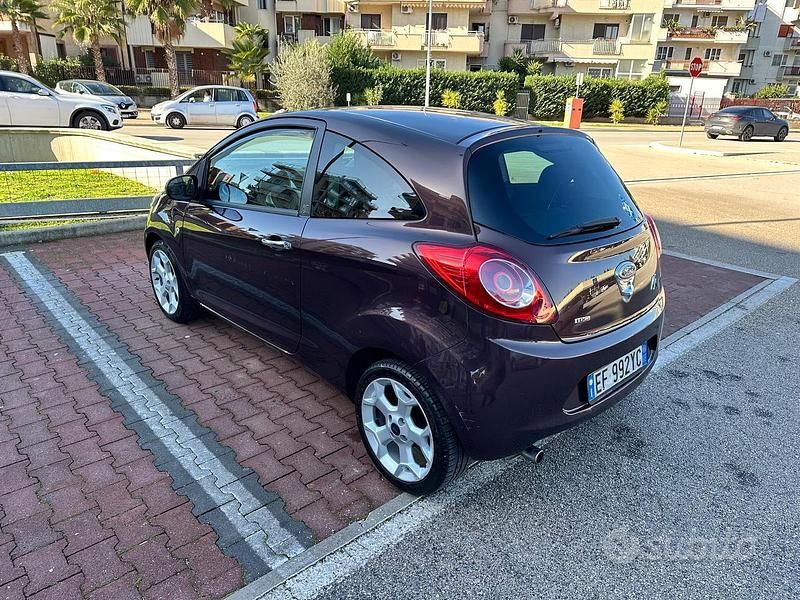 Usata Ford Ka Individual 75 CV (55 kW) 2011 Marrone Utilitaria