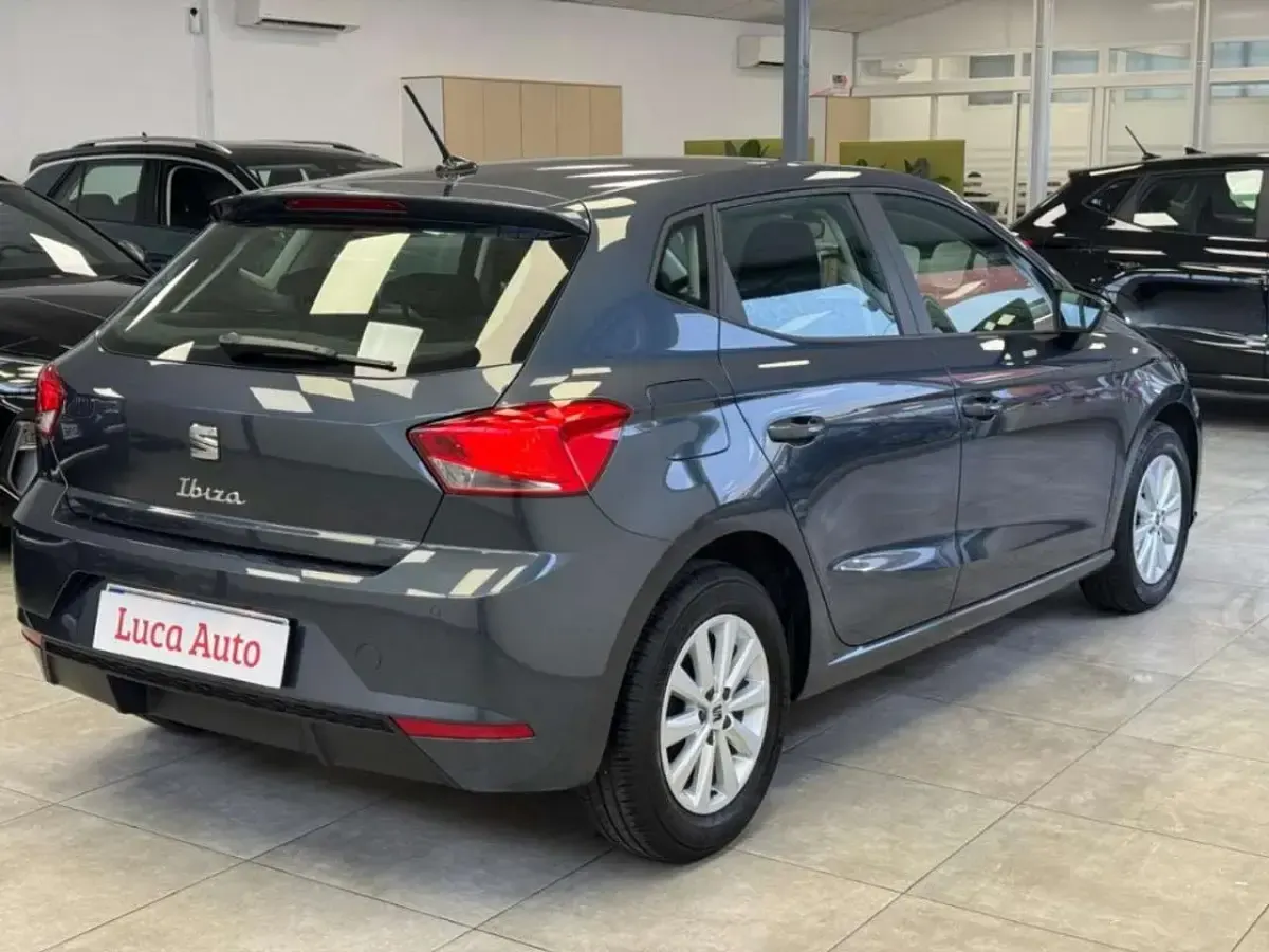 Usata Seat Ibiza 95 CV (69 kW) 2025 Grigio scuro Utilitaria