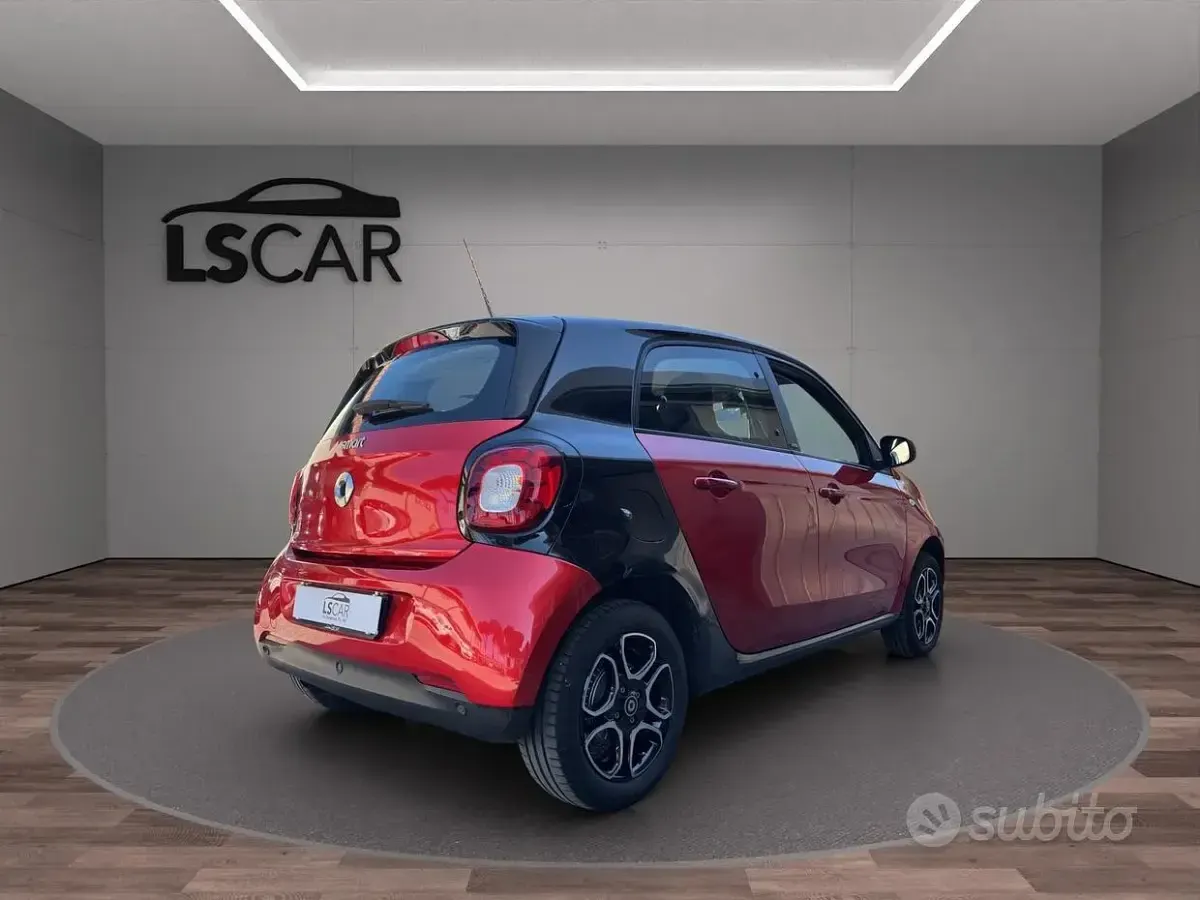 Usado Smart ForFour Passion 71 CV (52 kW) 2016 Rojo Utilitario