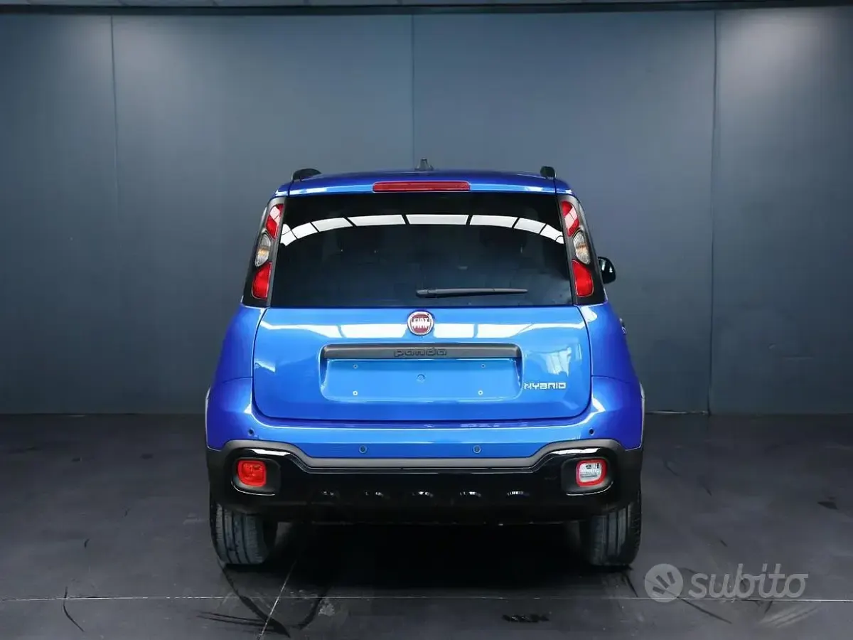 Nuova Fiat Panda Cross 65 CV (47 kW) 2026 Blu Utilitaria