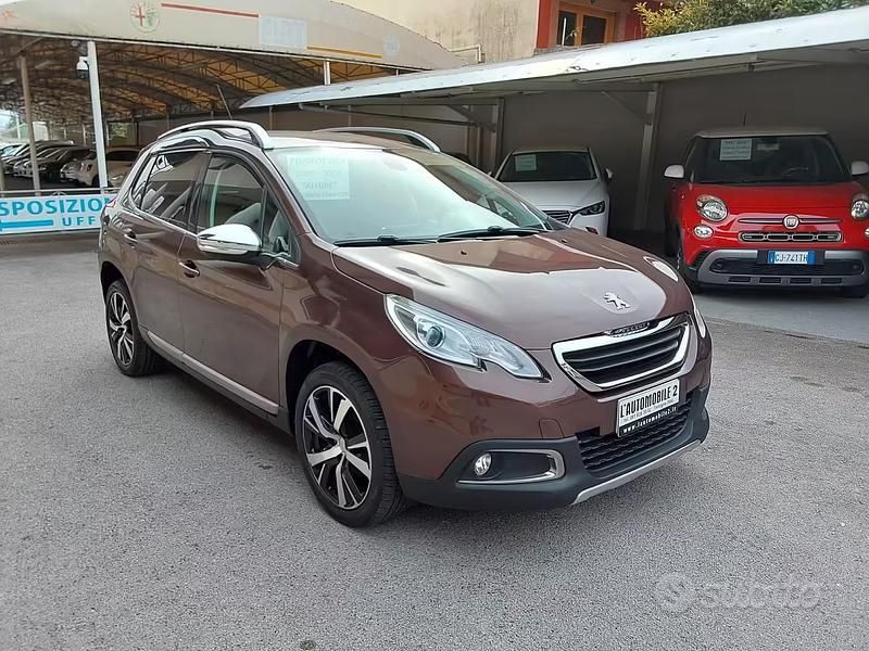 Usata Peugeot 2008 Allure 92 CV (67 kW) 2015 Marrone SUV