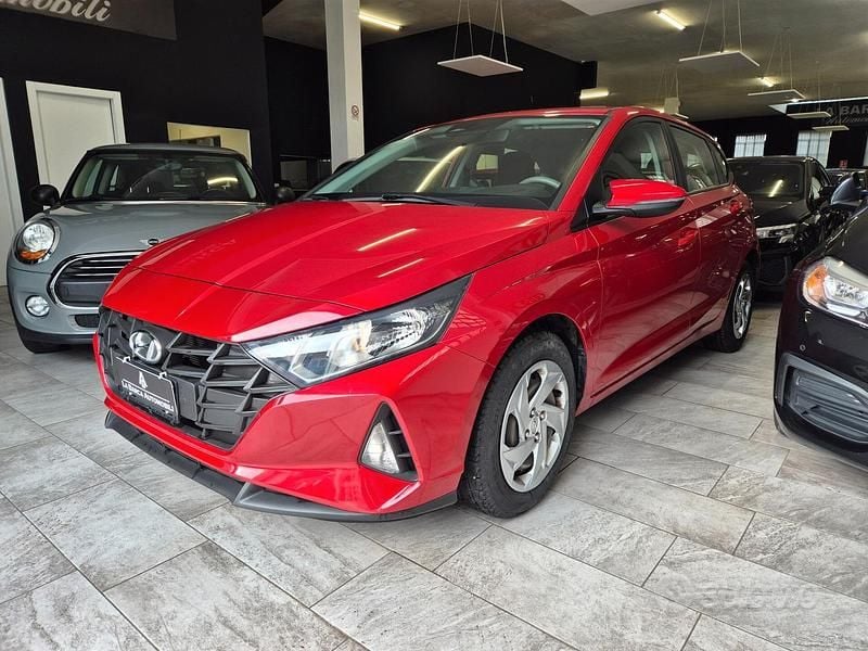 Usata Hyundai i20 84 CV (61 kW) 2023 Rosso Utilitaria
