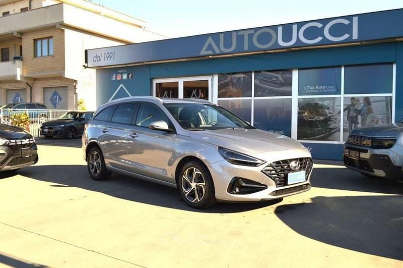 Usata Hyundai i30 Prime 120 CV (88 kW) 2023 Argento Station wagon