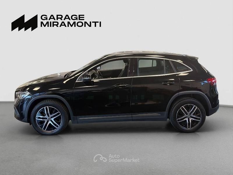 Usata Mercedes GLA200 150 CV (110 kW) 2022 Nero SUV
