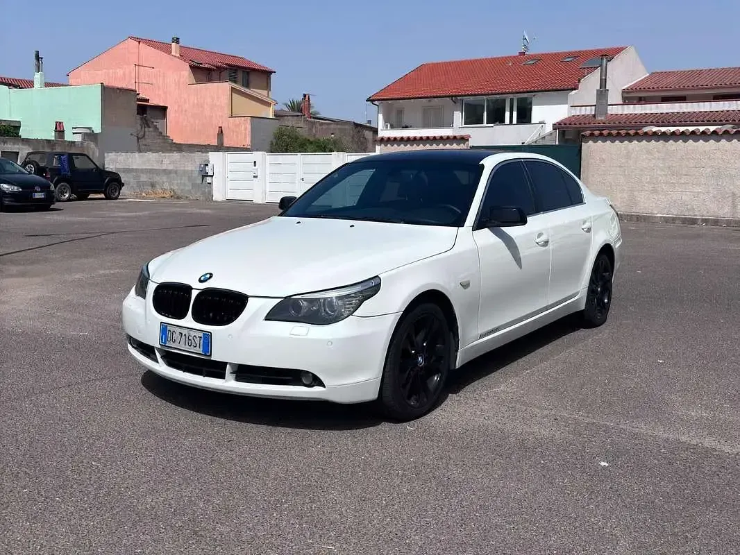 Usata BMW 530 Efficient Dynamics 235 CV (172 kW) 2007 Bianco Berlina