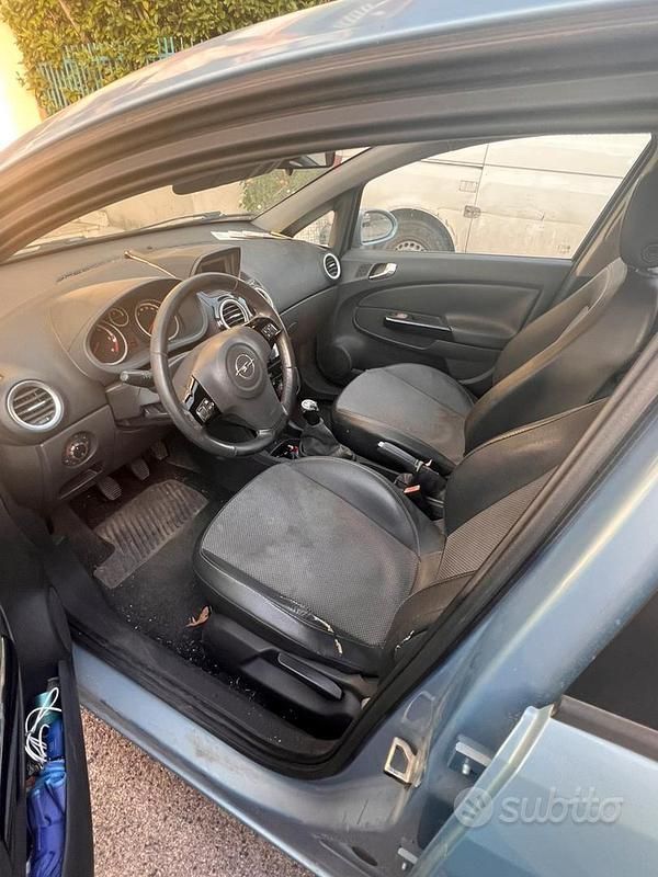 Usata Opel Corsa 2007 Blu Utilitaria
