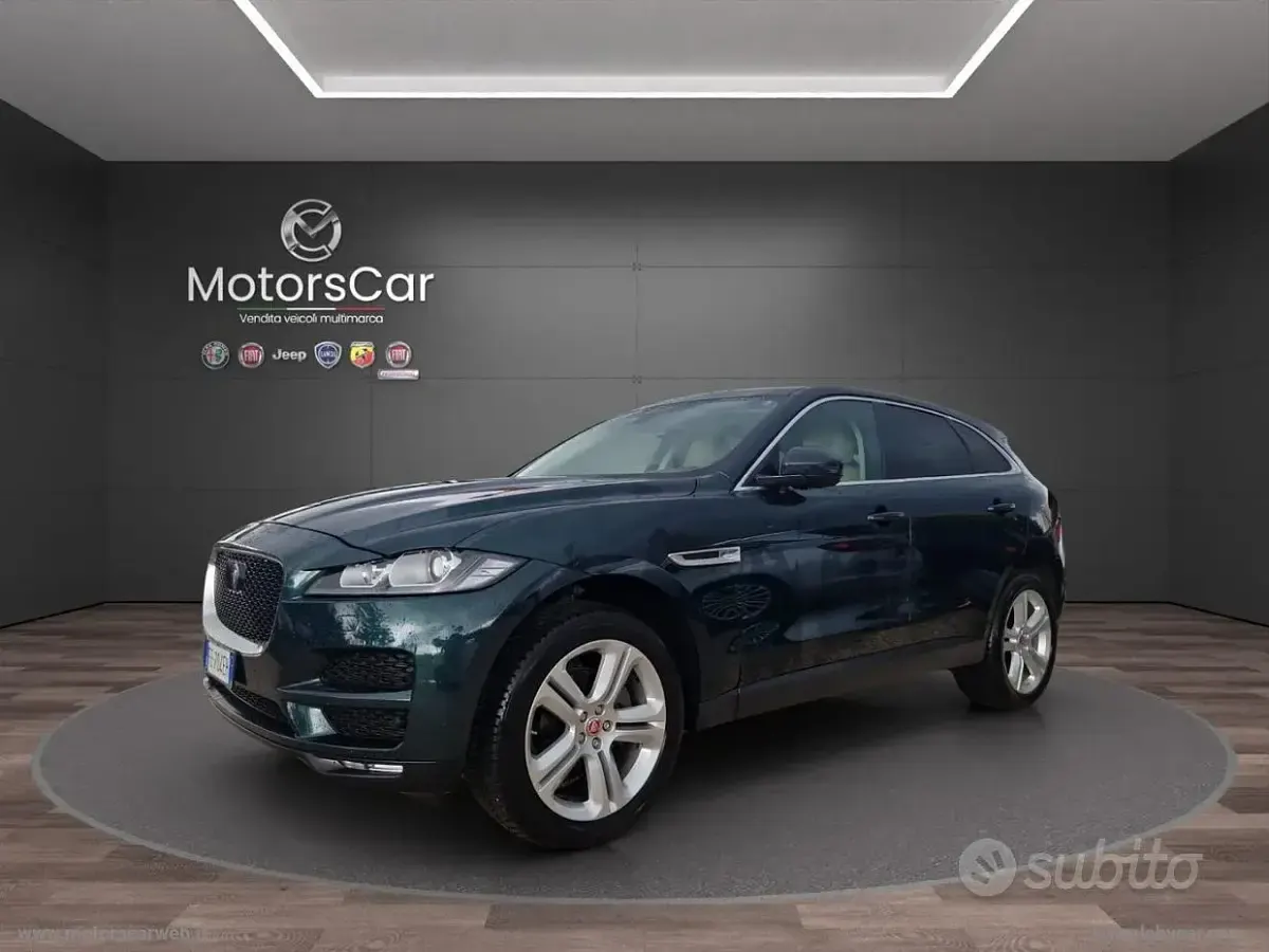 Begagnad Jaguar F-Pace Portfolio 180 HK (132 kW) 2016 Grön SUV
