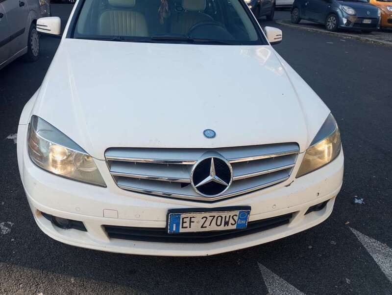Bianco Usata 2010 Mercedes C220 Station wagon | 2900 € - Immagine 1/4