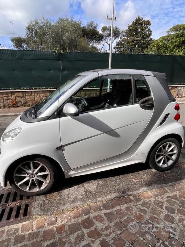 Usato 2014 Smart ForTwo Coupé 1.0 Benzin 71 CV (6.500 €)