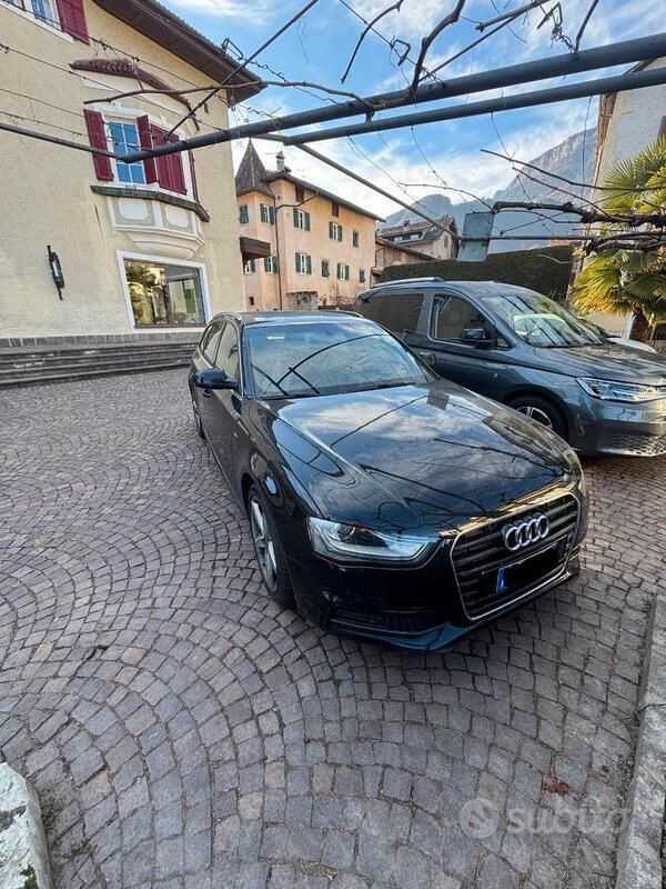 Nero Usata 2015 Audi A4 Business Plus Tre volumi | 15.000 € (Molto cara) - Immagine 1/4