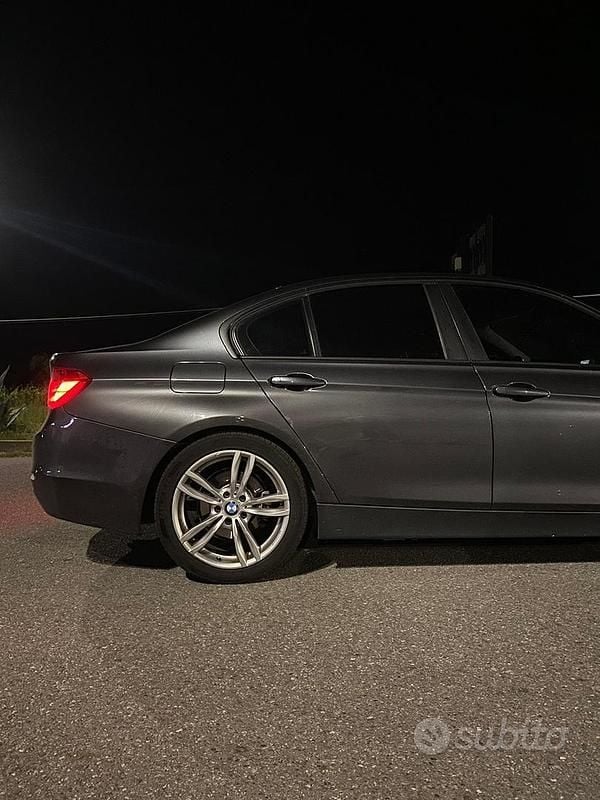Usata BMW 320 Comfort Edition 184 CV (135 kW) 2013 Grigio Berlina
