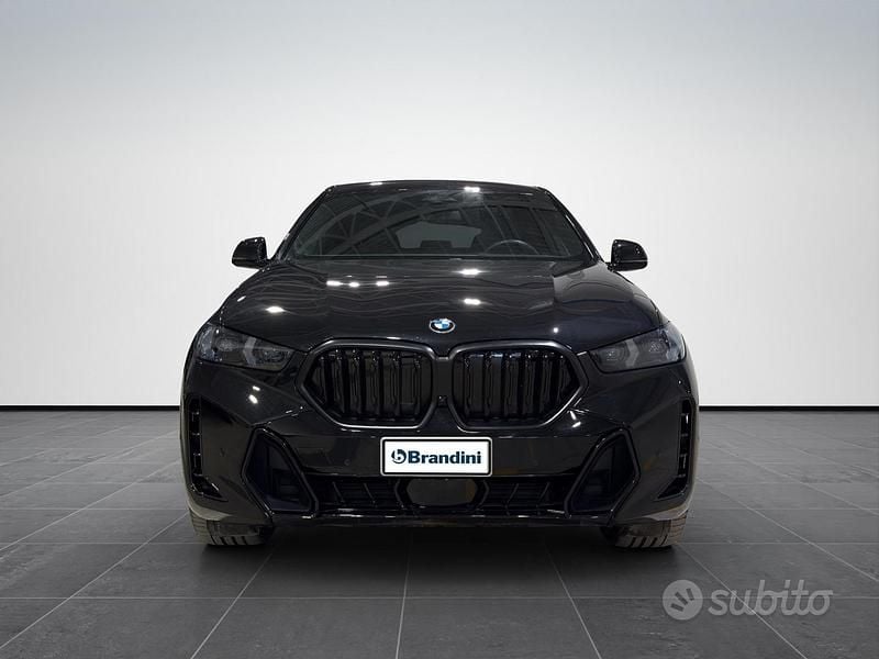 Usata BMW X6 M Sport 298 CV (219 kW) 2025 Black sapphire met. SUV