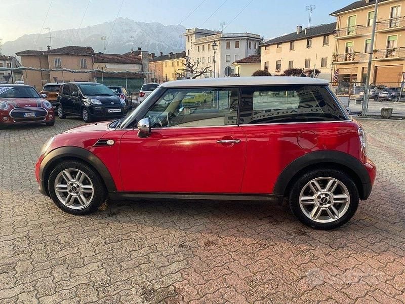 Käytetty Mini Cooper D 111 HP (81 kW) 2010 Punainen Viistoperä