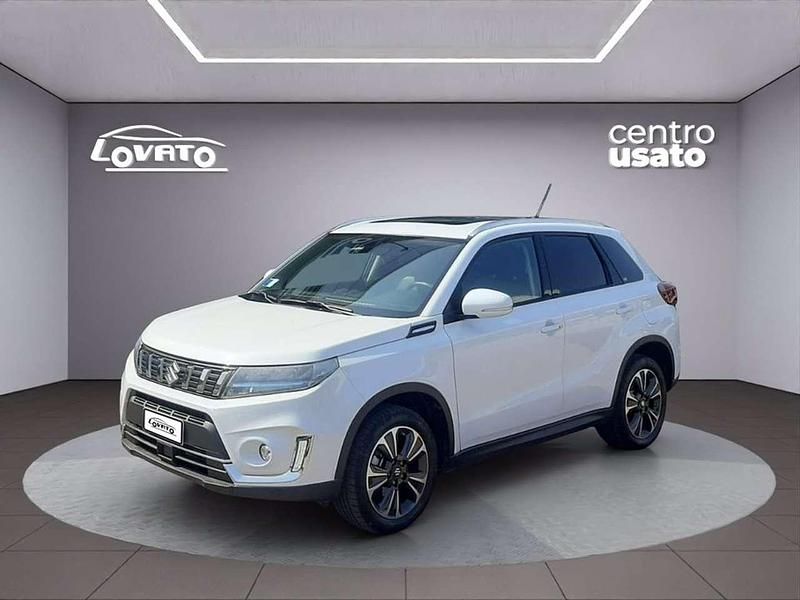 Bianco artico met. Usata 2023 Suzuki Vitara SUV | 25.000 € (Cara) - Immagine 1/4