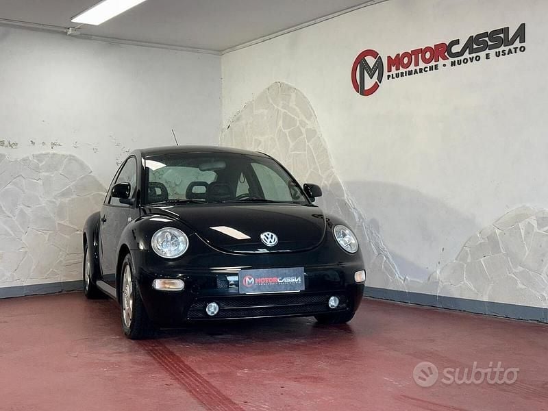 Usata VW New Beetle 90 CV (66 kW) 1999 Nero Utilitaria