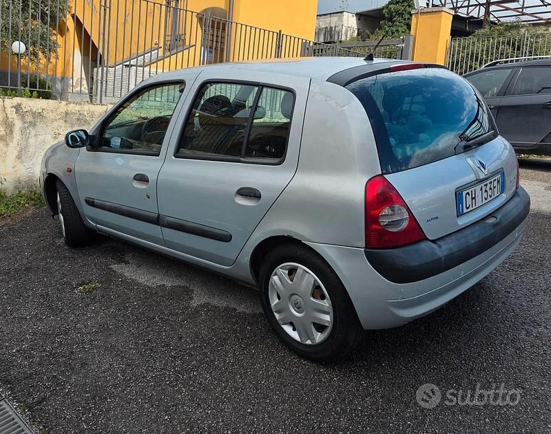 Usata Renault Clio II 2001 Grigio Berlina
